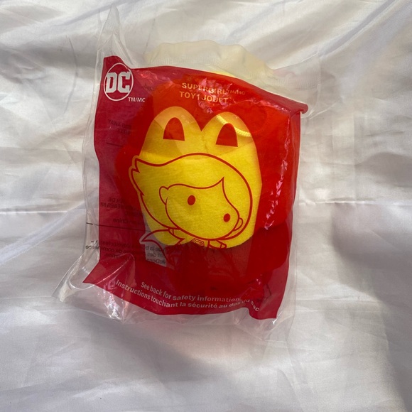 McDonald’s DC Supergirl Toy - Picture 2 of 2